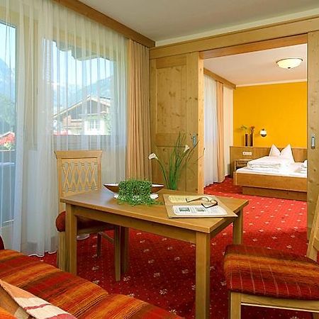 Hotel Maximilian Mayrhofen Szoba fotó