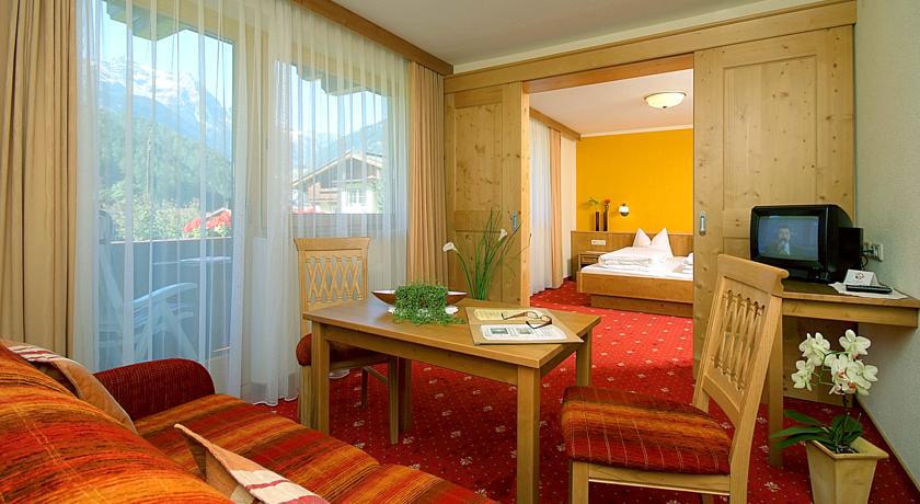 Hotel Maximilian Mayrhofen Szoba fotó