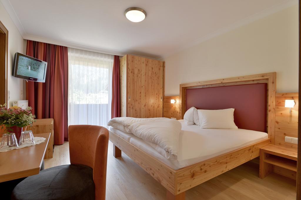 Hotel Maximilian Mayrhofen Szoba fotó